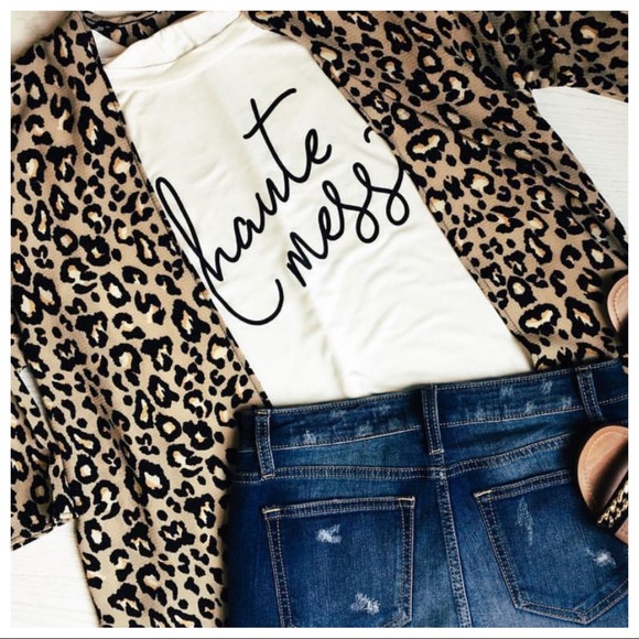 ShopEvelynne Tops - Haute Mess chic graphic Tee